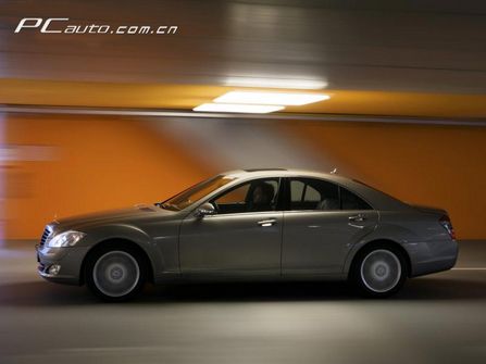 奔馳(Mercedes- Benz) 4MATIC 圖片 大圖 桌面