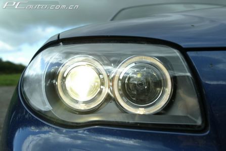 R BMW 130iMb DƬ D 