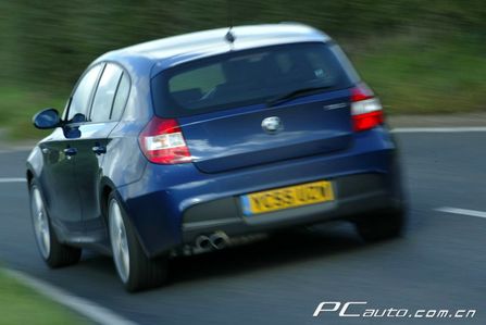 R BMW 130iMb DƬ D 