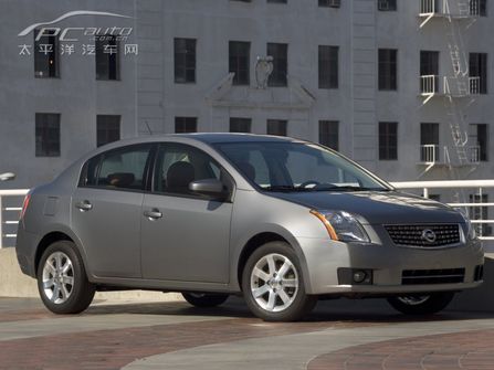 ծa Nissan Sentra DƬ D 